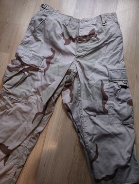 Men's Desert Camo Cargo Pants - Tan Camouflage Military Surplus Sz Small Short